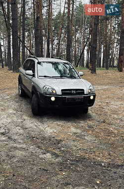 Внедорожник / Кроссовер Hyundai Tucson 2006 в 