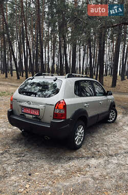 Внедорожник / Кроссовер Hyundai Tucson 2006 в 