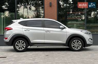 Внедорожник / Кроссовер Hyundai Tucson 2016 в 