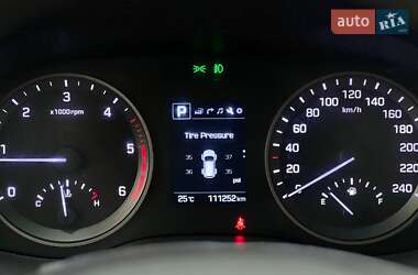 Внедорожник / Кроссовер Hyundai Tucson 2016 в 