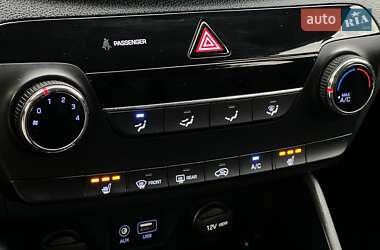 Внедорожник / Кроссовер Hyundai Tucson 2016 в 