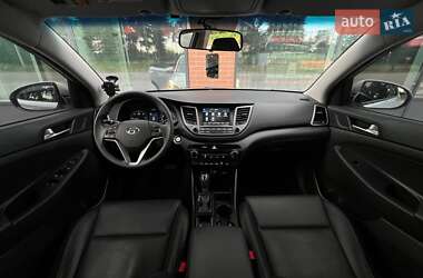 Внедорожник / Кроссовер Hyundai Tucson 2016 в 