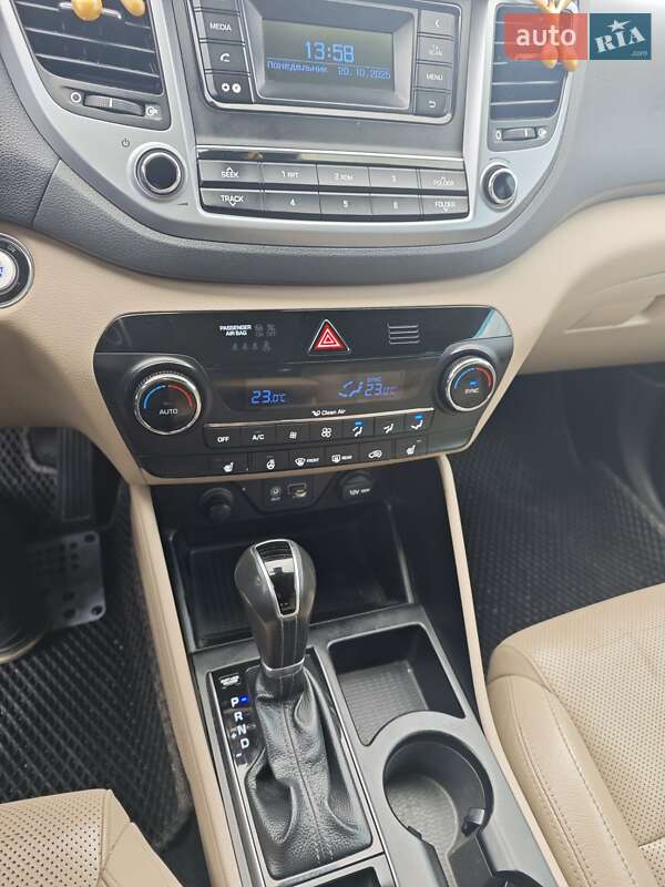 Позашляховик / Кросовер Hyundai Tucson 2016 в Смілі