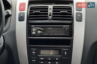 Внедорожник / Кроссовер Hyundai Tucson 2006 в 