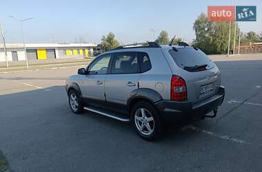 Внедорожник / Кроссовер Hyundai Tucson 2005 в  фото 6 Внедорожник / Кроссовер Hyundai Tucson 2005 в