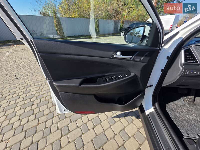 Внедорожник / Кроссовер Hyundai Tucson 2016 в Ивано-Франковске