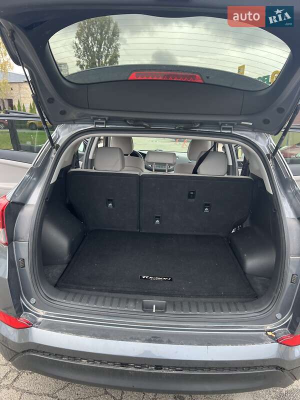 Внедорожник / Кроссовер Hyundai Tucson 2016 в Киеве