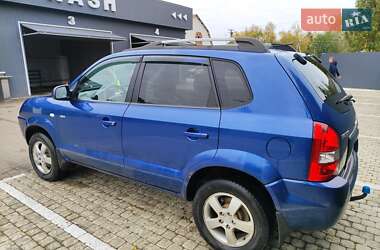 Позашляховик / Кросовер Hyundai Tucson 2004 в  фото 7 Позашляховик / Кросовер Hyundai Tucson 2004 в