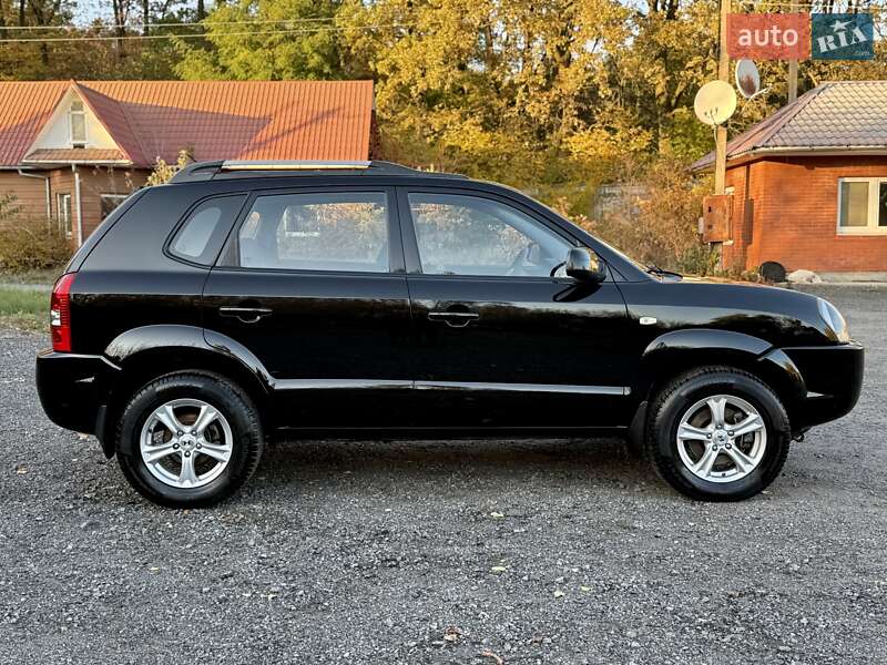 Позашляховик / Кросовер Hyundai Tucson 2009 в Гнівані