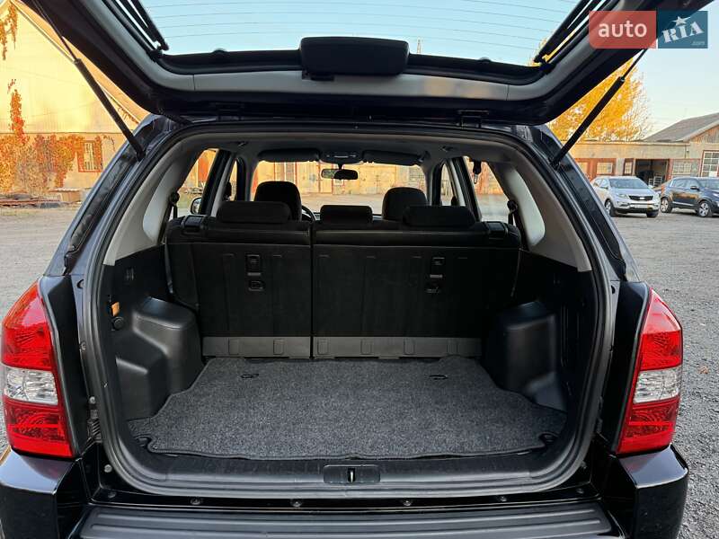 Позашляховик / Кросовер Hyundai Tucson 2009 в Гнівані