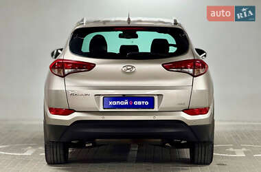 Внедорожник / Кроссовер Hyundai Tucson 2016 в 