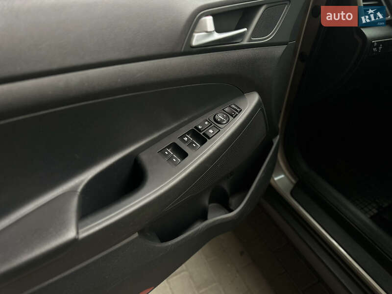Позашляховик / Кросовер Hyundai Tucson 2016 в Києві фото 11 Позашляховик / Кросовер Hyundai Tucson 2016 в Києві