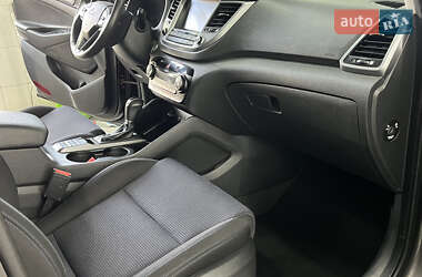 Внедорожник / Кроссовер Hyundai Tucson 2017 в 