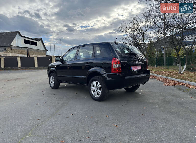 Позашляховик / Кросовер Hyundai Tucson 2009 в Брошневі-Облозі фото 3 Позашляховик / Кросовер Hyundai Tucson 2009 в Брошневі-Облозі