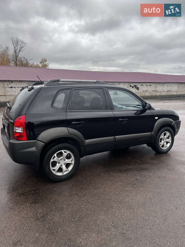 Внедорожник / Кроссовер Hyundai Tucson 2009 в Шостке фото 8 Внедорожник / Кроссовер Hyundai Tucson 2009 в Шостке