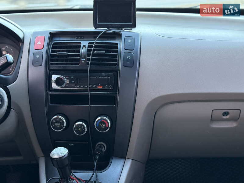 Внедорожник / Кроссовер Hyundai Tucson 2004 в Тернополе фото 34 Внедорожник / Кроссовер Hyundai Tucson 2004 в Тернополе