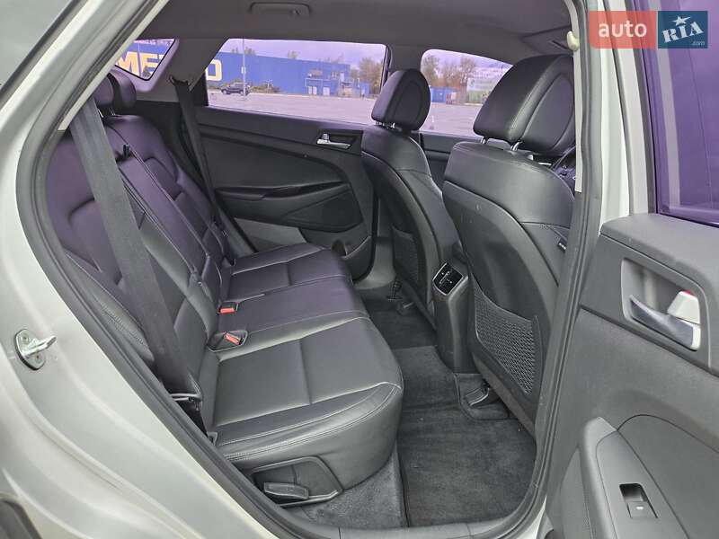 Позашляховик / Кросовер Hyundai Tucson 2015 в Дніпрі