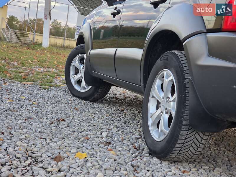 Внедорожник / Кроссовер Hyundai Tucson 2009 в Гусятине фото 27 Внедорожник / Кроссовер Hyundai Tucson 2009 в Гусятине