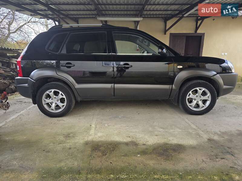 Внедорожник / Кроссовер Hyundai Tucson 2009 в Гусятине фото 4 Внедорожник / Кроссовер Hyundai Tucson 2009 в Гусятине