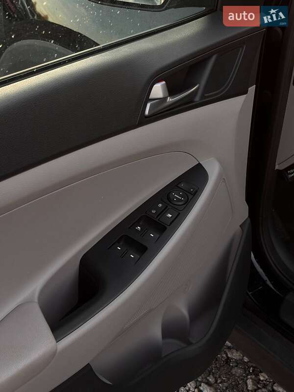 Внедорожник / Кроссовер Hyundai Tucson 2016 в Львове