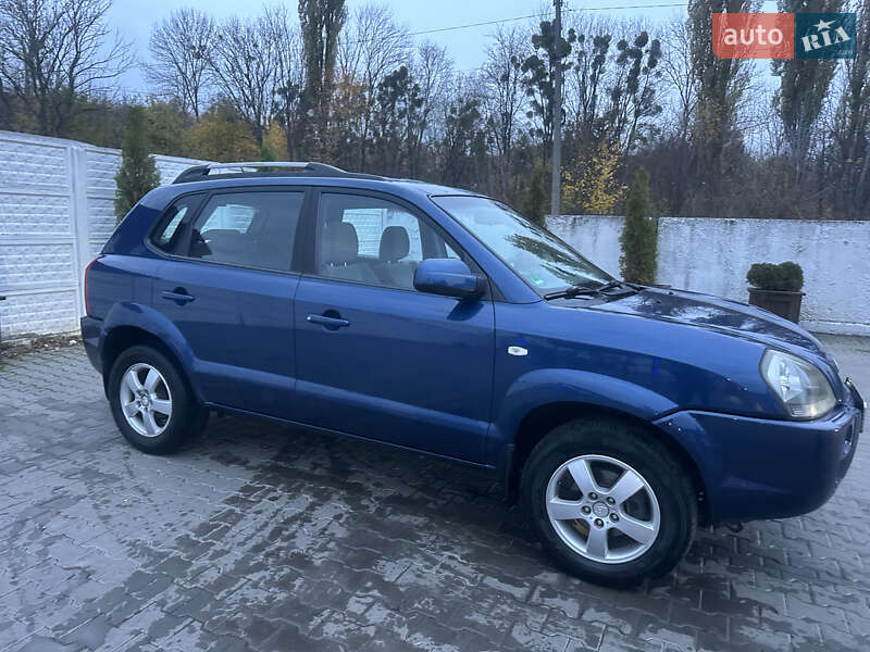 Внедорожник / Кроссовер Hyundai Tucson 2004 в Хмельнике