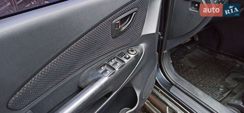 Внедорожник / Кроссовер Hyundai Tucson 2008 в Харькове фото 19 Внедорожник / Кроссовер Hyundai Tucson 2008 в Харькове