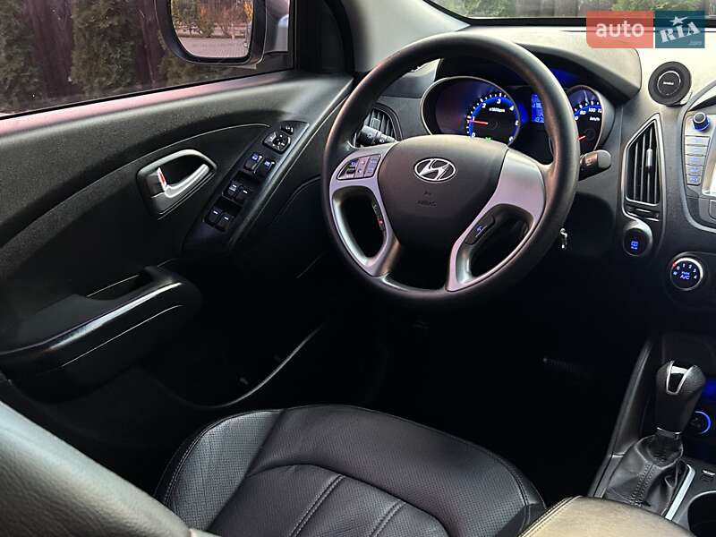 Позашляховик / Кросовер Hyundai Tucson 2014 в Тернополі