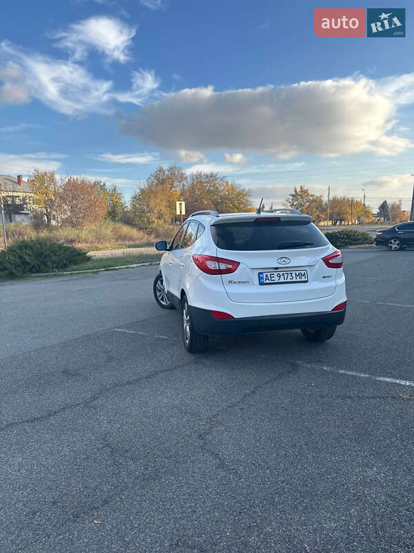 Внедорожник / Кроссовер Hyundai Tucson 2014 в Новомосковске фото 18 Внедорожник / Кроссовер Hyundai Tucson 2014 в Новомосковске