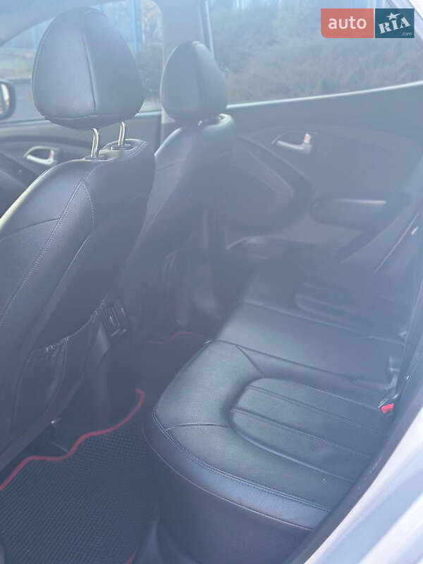 Внедорожник / Кроссовер Hyundai Tucson 2014 в Новомосковске фото 30 Внедорожник / Кроссовер Hyundai Tucson 2014 в Новомосковске