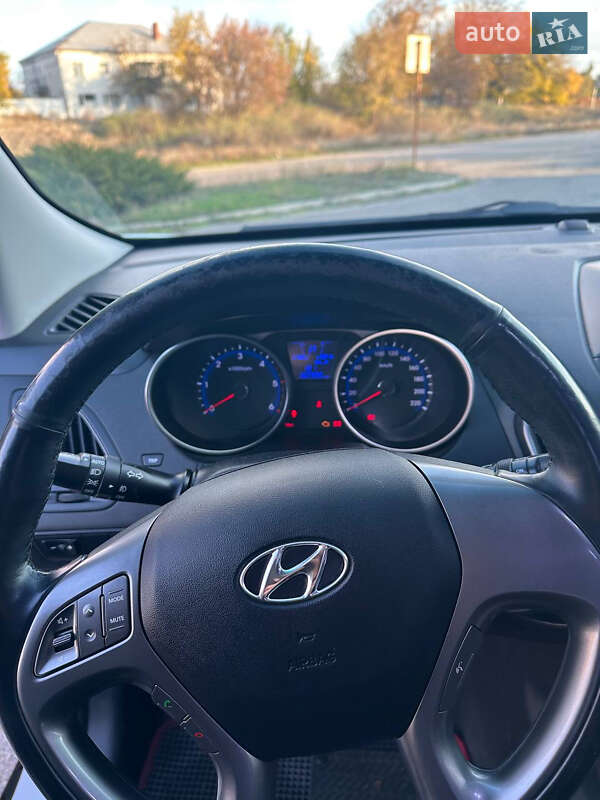 Внедорожник / Кроссовер Hyundai Tucson 2014 в Новомосковске фото 43 Внедорожник / Кроссовер Hyundai Tucson 2014 в Новомосковске