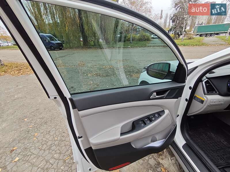 Внедорожник / Кроссовер Hyundai Tucson 2018 в Киеве фото 11 Внедорожник / Кроссовер Hyundai Tucson 2018 в Киеве