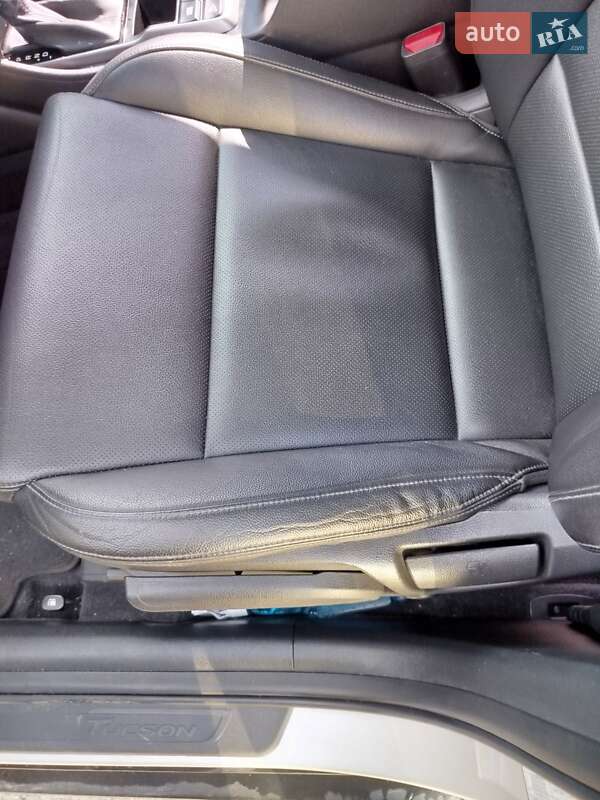 Позашляховик / Кросовер Hyundai Tucson 2016 в Києві