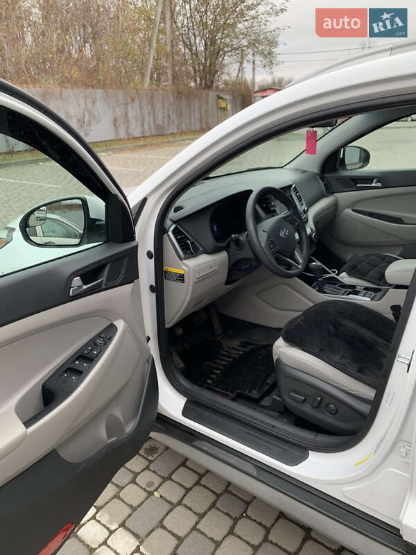 Позашляховик / Кросовер Hyundai Tucson 2017 в Івано-Франківську