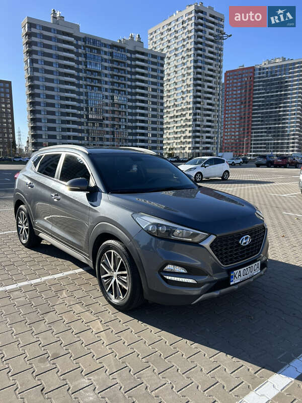 Внедорожник / Кроссовер Hyundai Tucson 2016 в Киеве