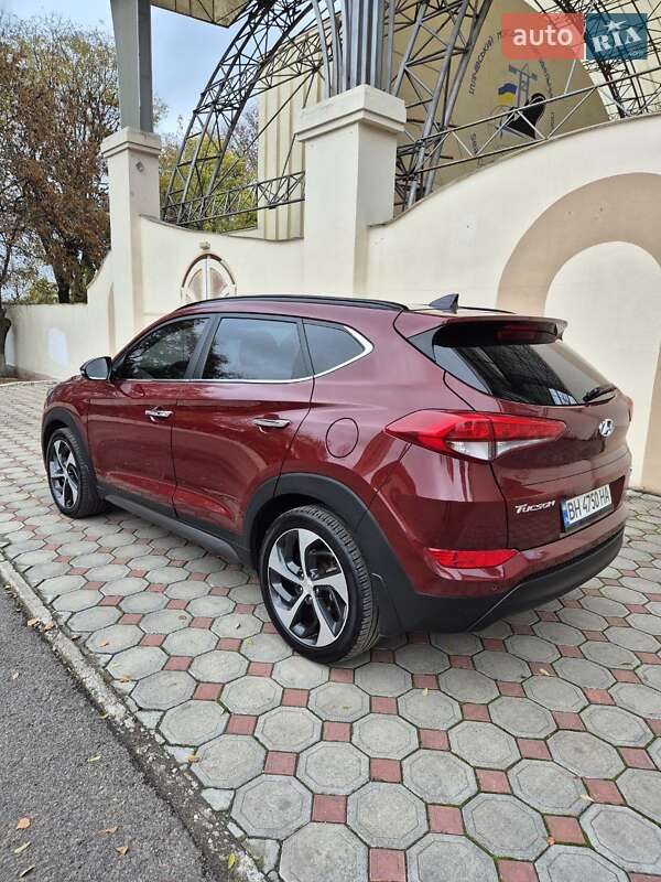 Внедорожник / Кроссовер Hyundai Tucson 2015 в Черноморске
