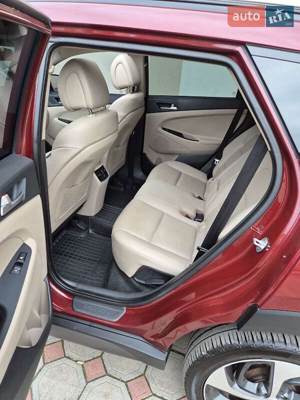 Внедорожник / Кроссовер Hyundai Tucson 2015 в Черноморске