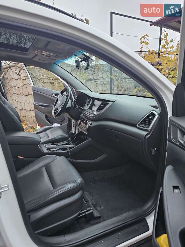 Внедорожник / Кроссовер Hyundai Tucson 2017 в Кривом Роге фото 11 Внедорожник / Кроссовер Hyundai Tucson 2017 в Кривом Роге
