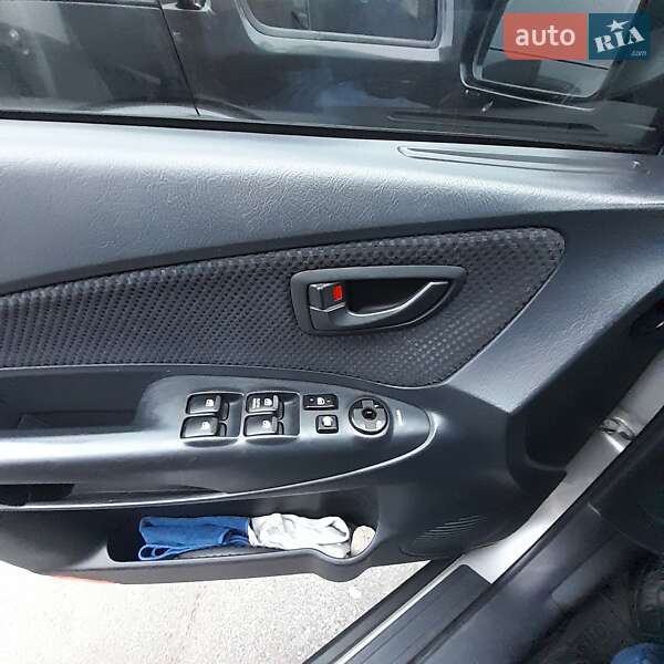 Позашляховик / Кросовер Hyundai Tucson 2007 в Борисполі