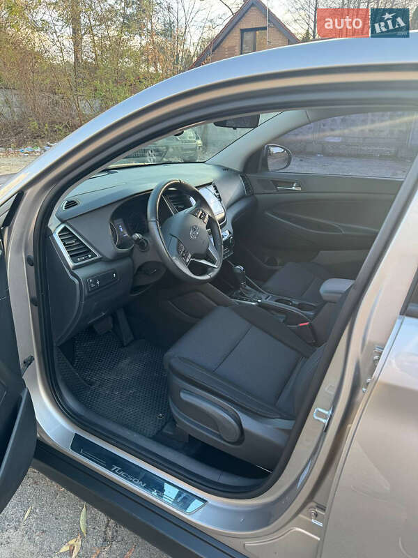 Внедорожник / Кроссовер Hyundai Tucson 2016 в Киеве