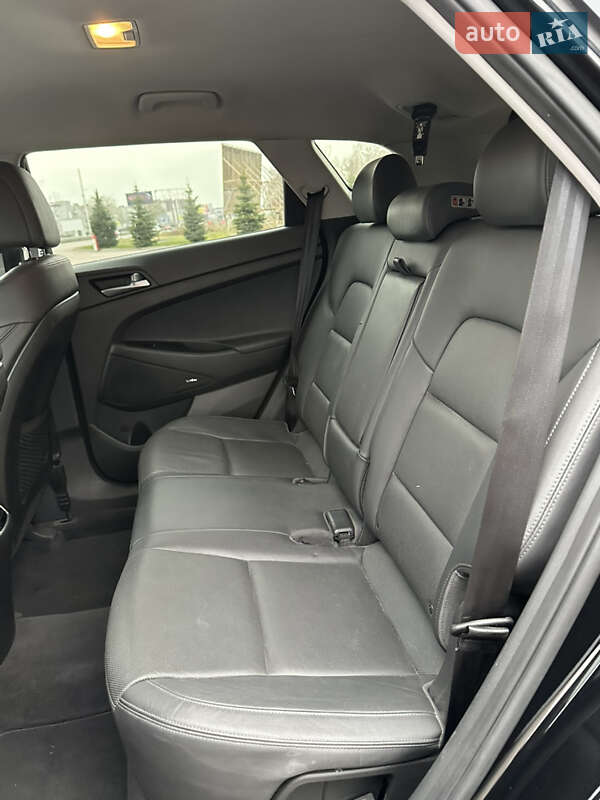 Позашляховик / Кросовер Hyundai Tucson 2016 в Києві