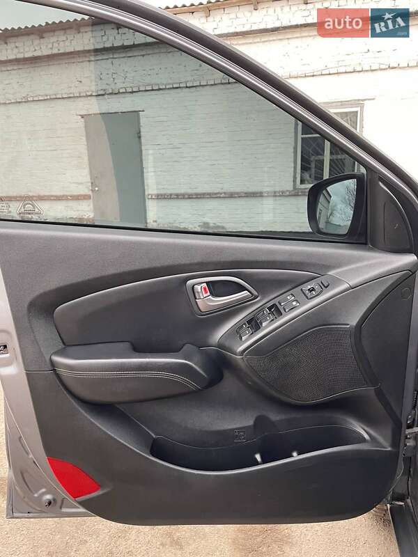 Внедорожник / Кроссовер Hyundai Tucson 2015 в Зеленодольской