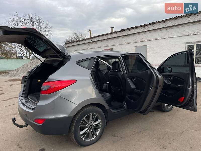 Внедорожник / Кроссовер Hyundai Tucson 2015 в Зеленодольской