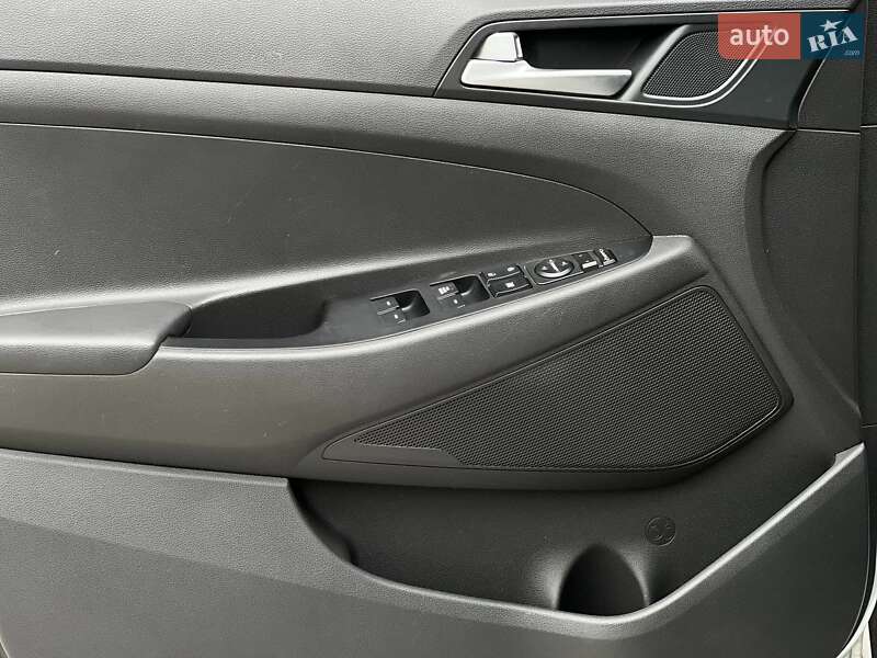 Внедорожник / Кроссовер Hyundai Tucson 2016 в Киеве