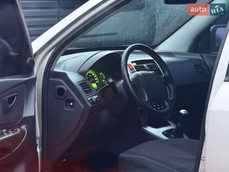 Внедорожник / Кроссовер Hyundai Tucson 2007 в Мене