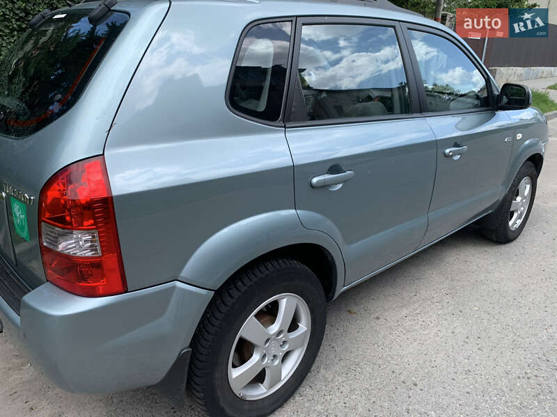 Внедорожник / Кроссовер Hyundai Tucson 2005 в Новояворовске