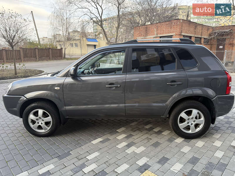 Позашляховик / Кросовер Hyundai Tucson 2009 в Полтаві