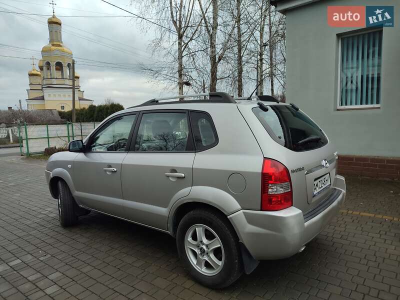 Внедорожник / Кроссовер Hyundai Tucson 2006 в Звягеле фото 4 Внедорожник / Кроссовер Hyundai Tucson 2006 в Звягеле