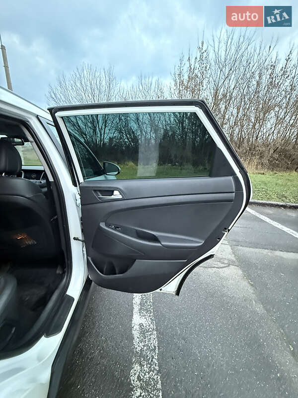 Внедорожник / Кроссовер Hyundai Tucson 2016 в Харькове