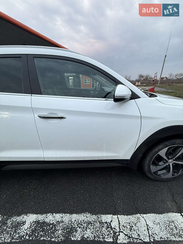 Внедорожник / Кроссовер Hyundai Tucson 2016 в Харькове