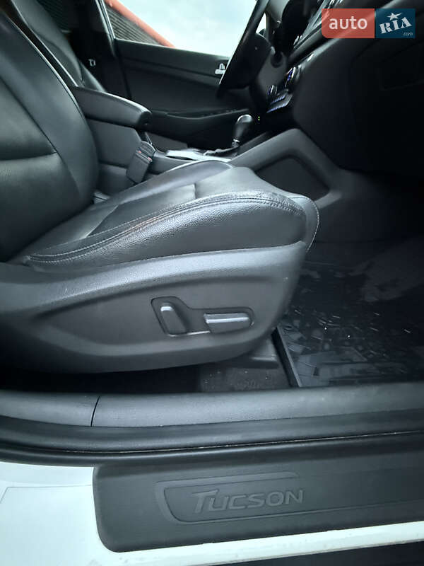 Внедорожник / Кроссовер Hyundai Tucson 2016 в Харькове